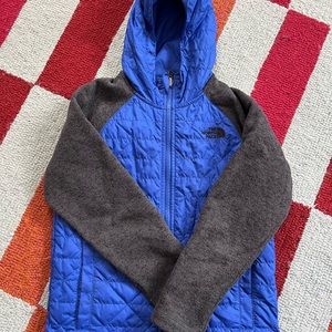 North face boys jacket gently used.